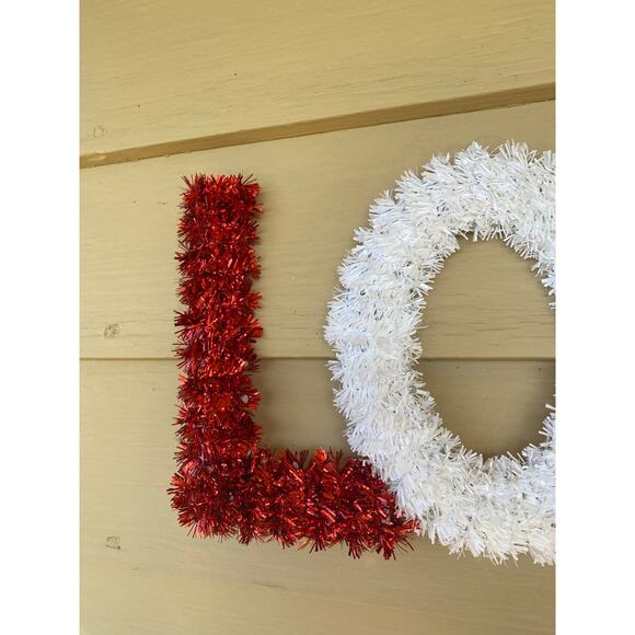 20” Red White Tinsel LOVE Valentines Day Wreath Door Hanger Swag Wall Decor - Picture 4 of 8